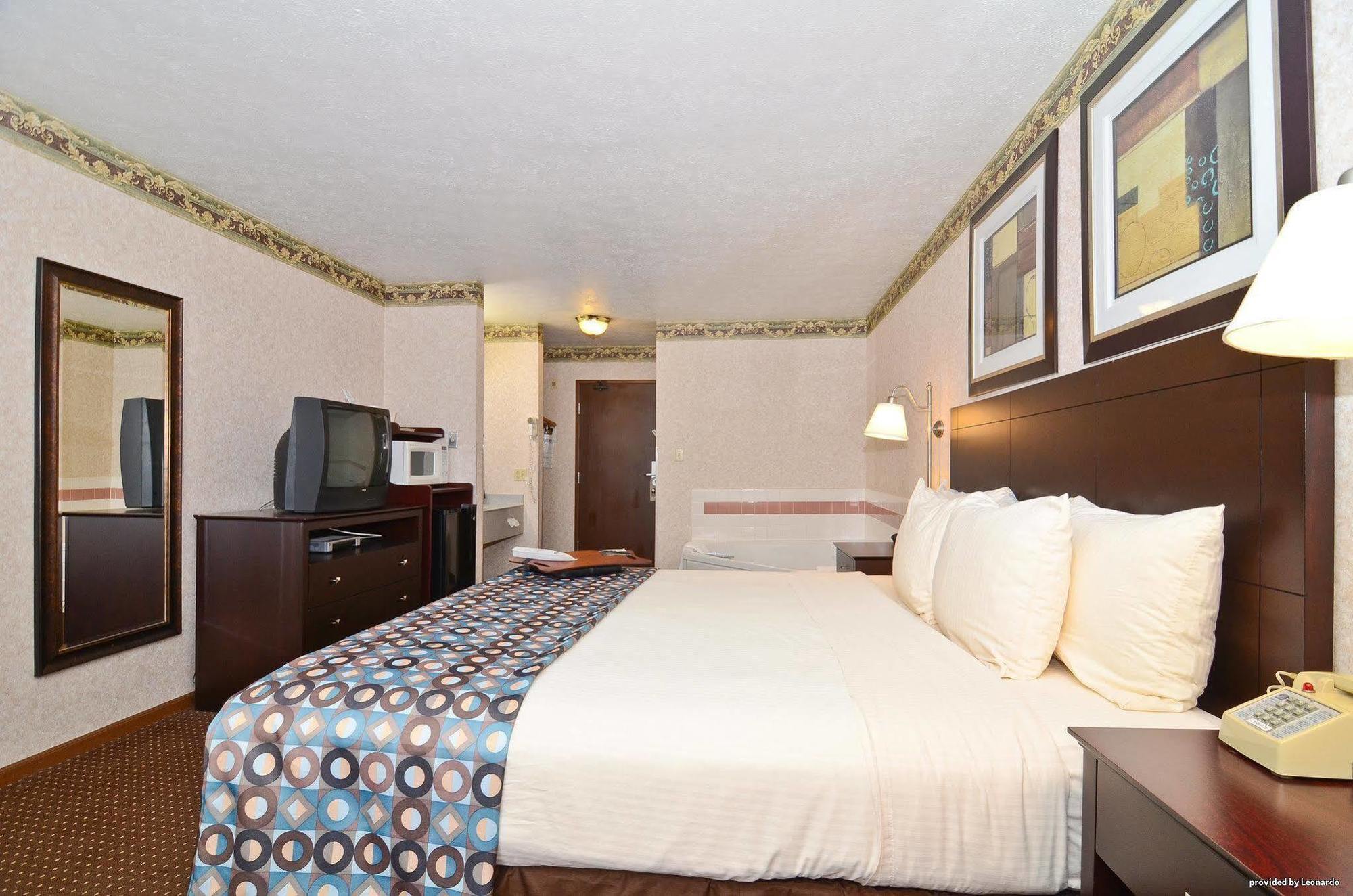 Baymont By Wyndham Danville Il Exteriér fotografie